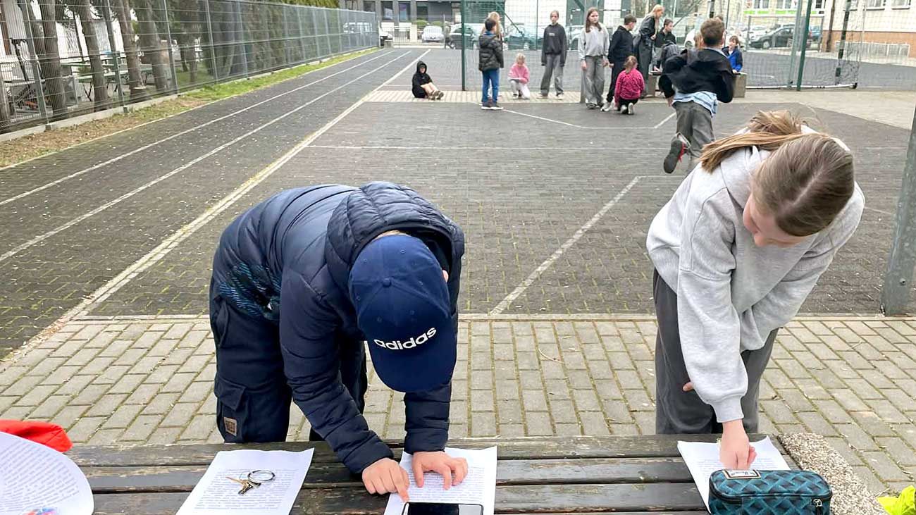 Dziś biegała 4b, czyli „biegane dyktando”